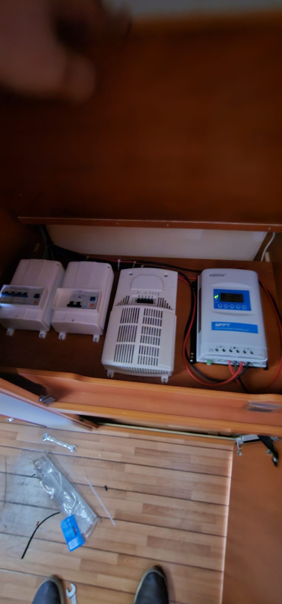 Serviciu montaj Sistem solar autorulota și rulota